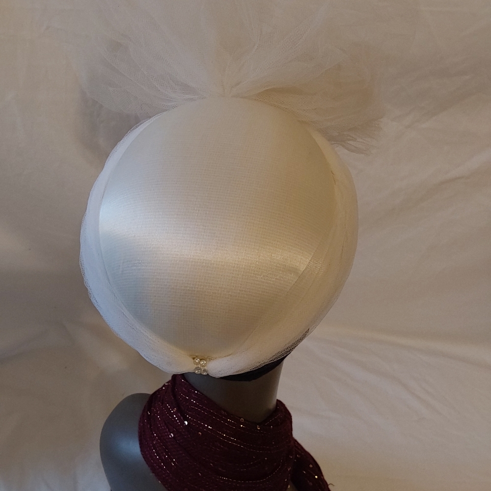 Vintage White Pillbox Hat Wedding Hat With Veil